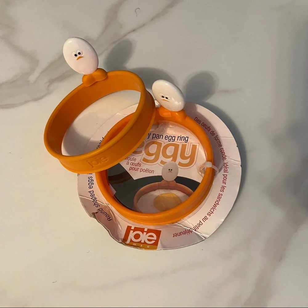 💕 🛍🏙3️⃣ for $1️⃣5️⃣ Bundle of 2 Joie eggy fry pan egg ring
